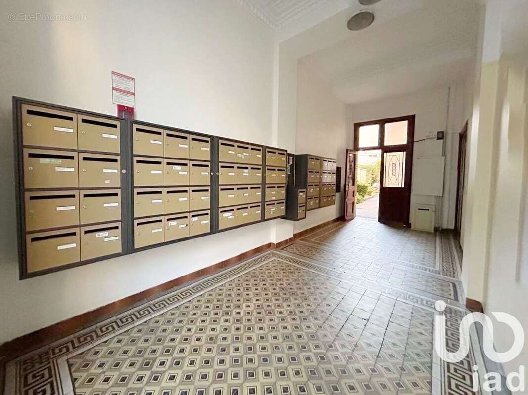 Photo 8 - Appartement à COURBEVOIE