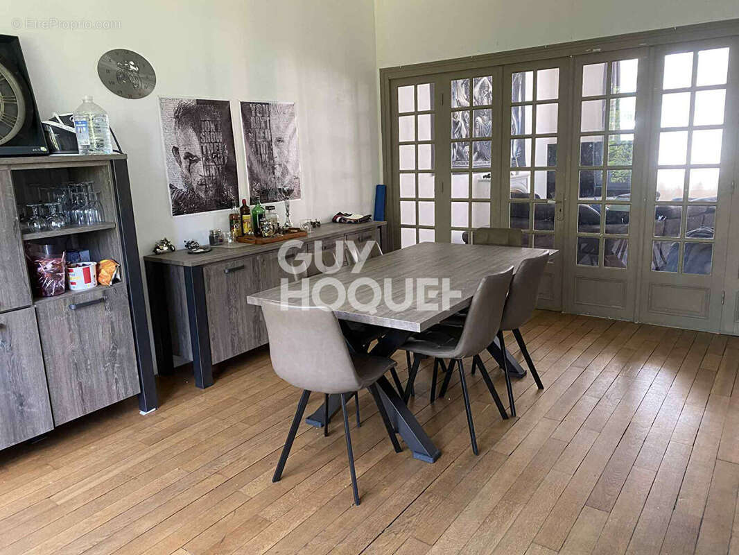 Maison à MONTCORNET