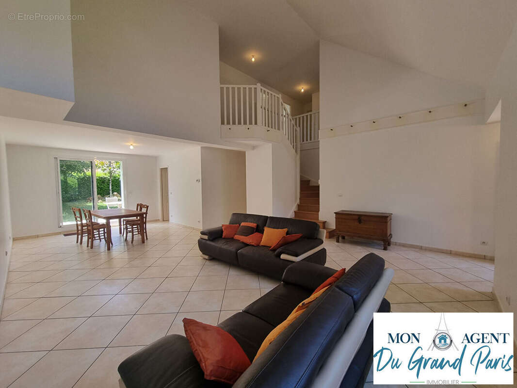 Maison à TOUSSUS-LE-NOBLE