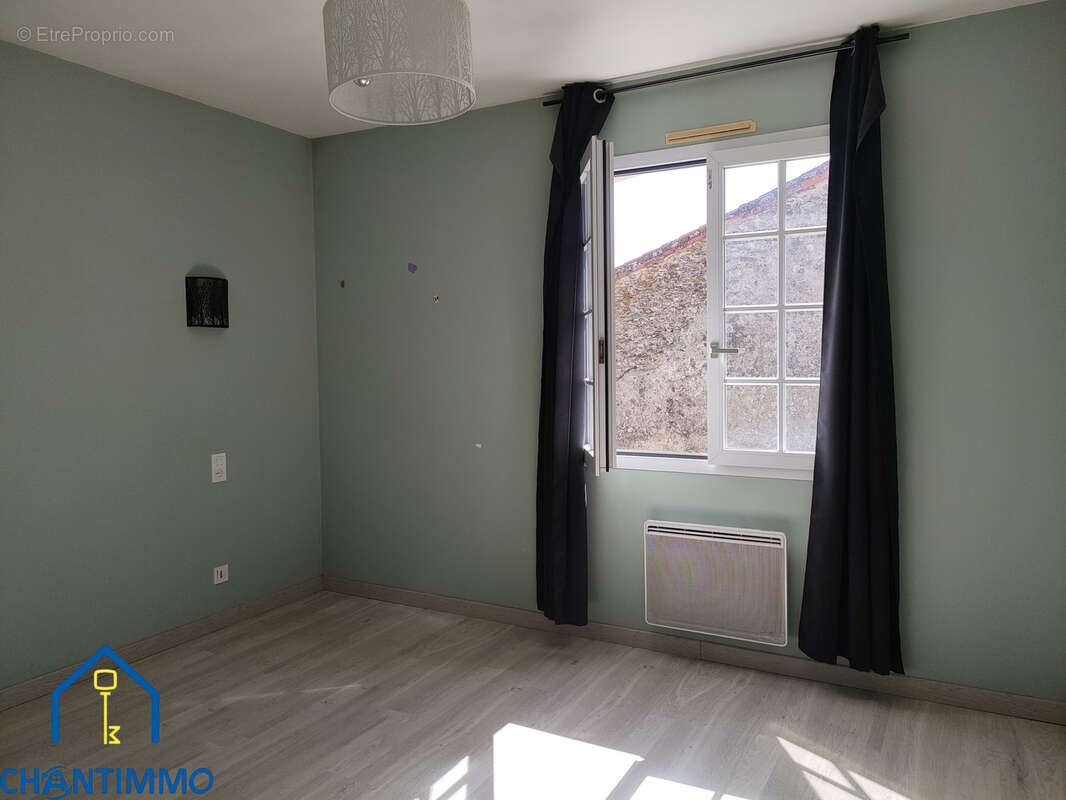Maison à BOURNEZEAU