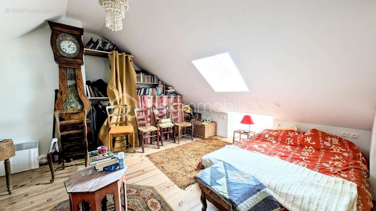 Maison en pierre de ville avec cour ! - photo 24