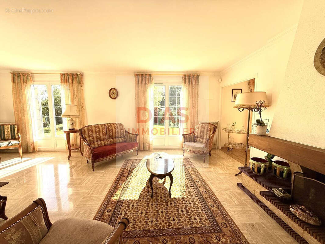 Maison à PONTAULT-COMBAULT