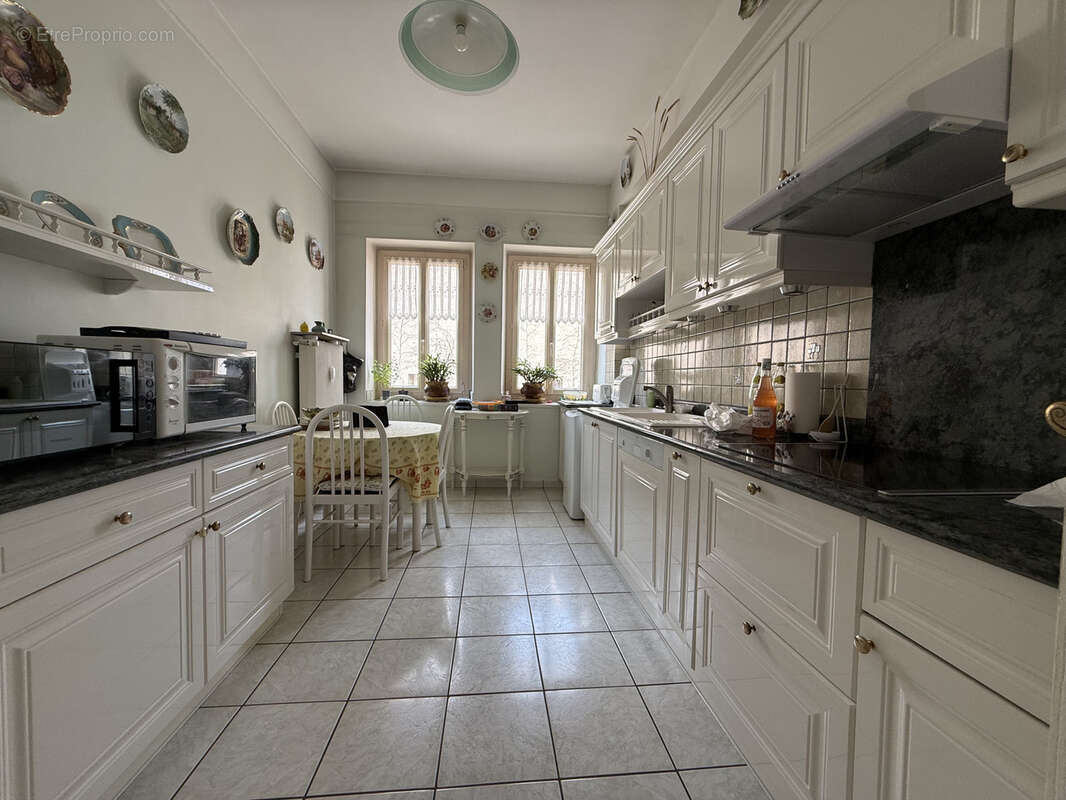 Appartement de standing t4 147m2  + emplacement parking couvert - photo 4