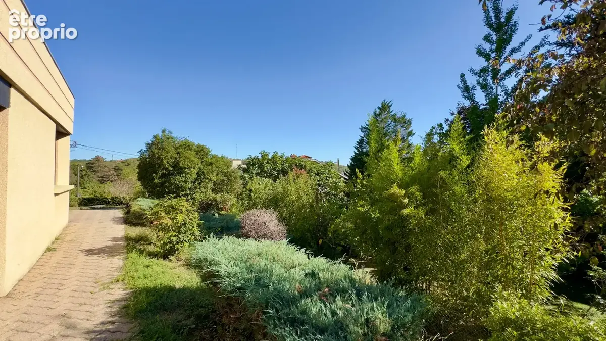 Maison à potentiel  avec grand sous-sol et jardin - Oullins Pierre-Bénite - photo 4