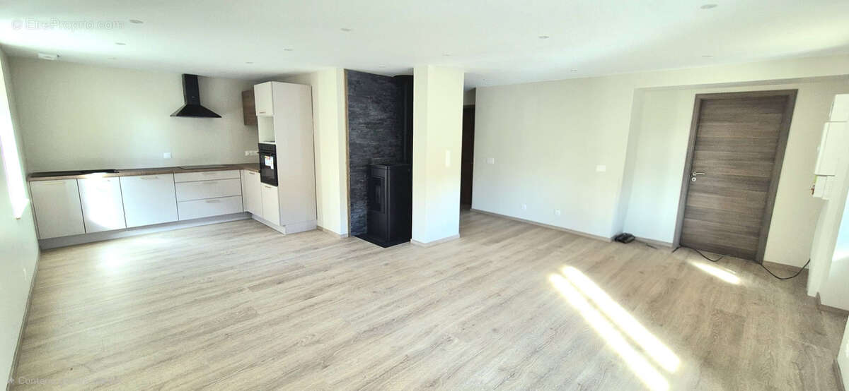 Appartement à ORCHAMPS-VENNES