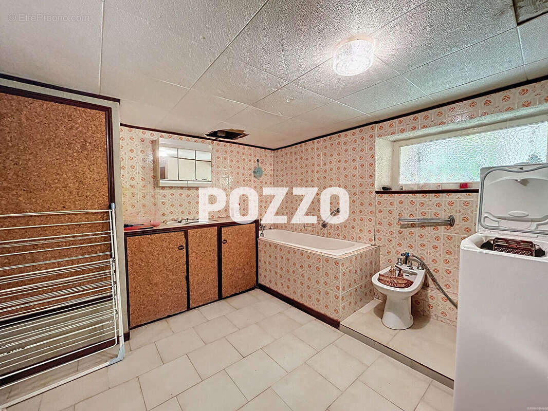 A VENDRE - YQUELON (50400) - Maison de 7 pièces - calme, proche des commodités. - photo 12