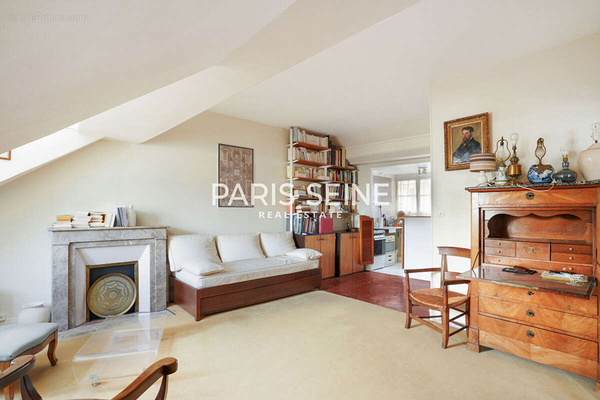 Appartement à PARIS-1E