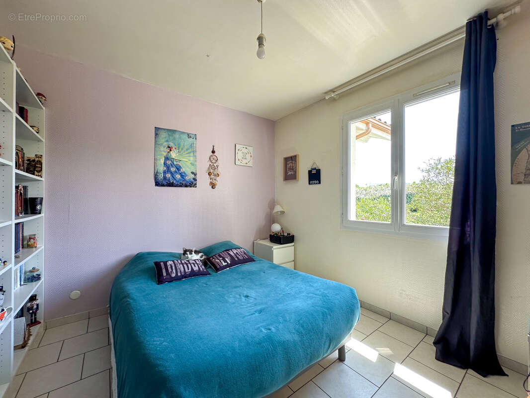 Maison à MACLAS