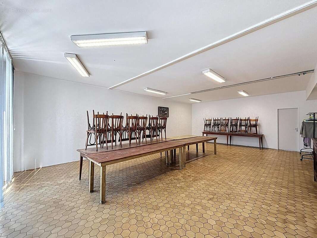 Commerce 225 m² à Joue-En-Charnie  - photo 5