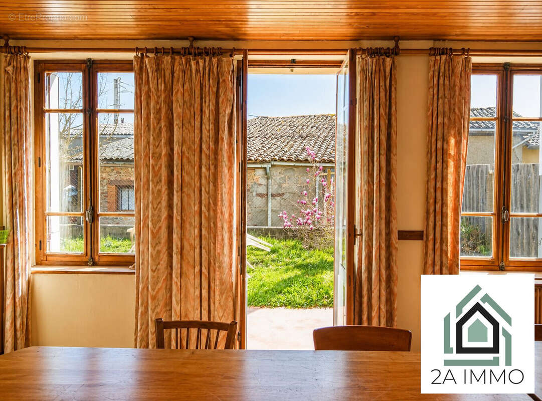 Maison 145 m² à Escoutoux  - photo 4