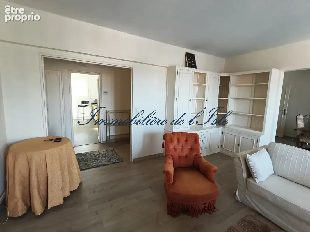 Élégant appartement traversant avec balcon et parking - photo 12