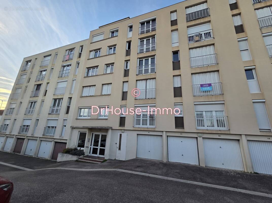 Appartement à SAINT-JULIEN-LES-VILLAS