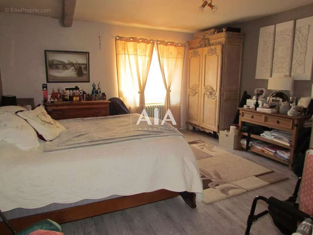 Commerce à MAINE-DE-BOIXE