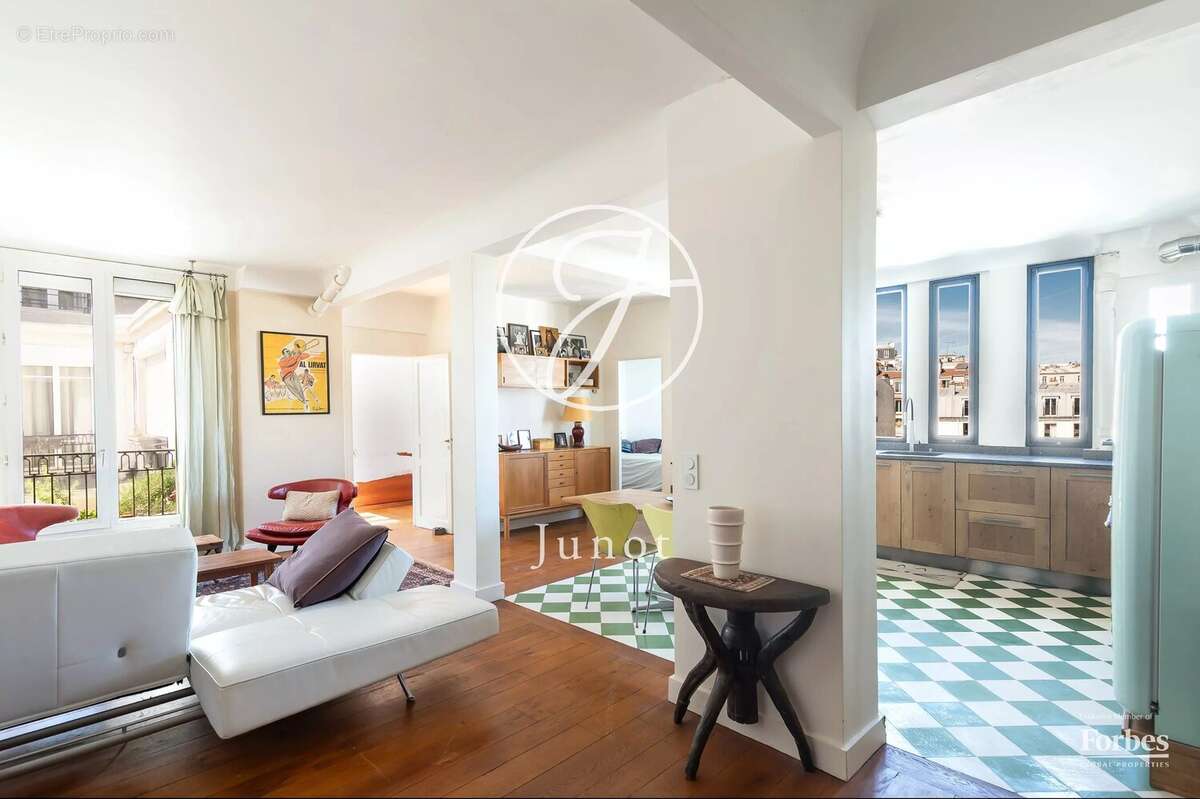 Appartement à PARIS-18E