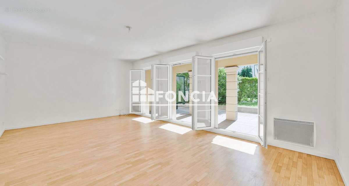 Appartement à LE PLESSIS-ROBINSON