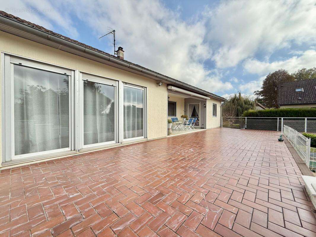 Maison à ARC-SUR-TILLE