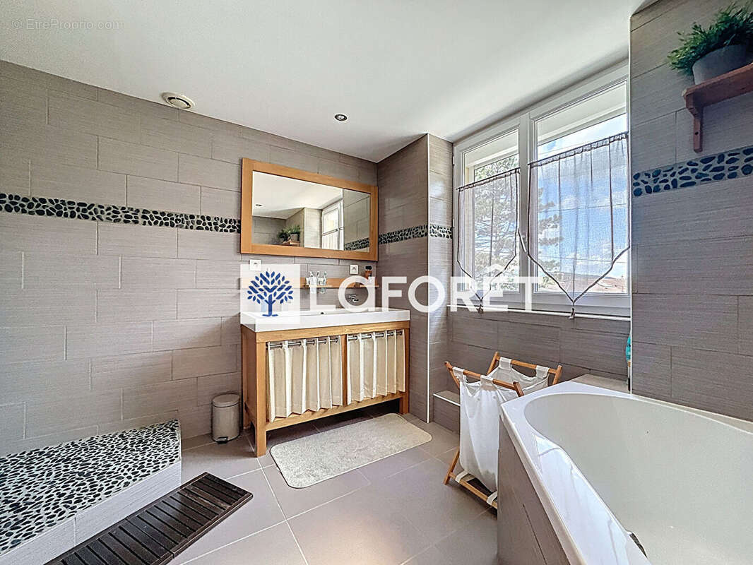 Maison à CALUIRE-ET-CUIRE