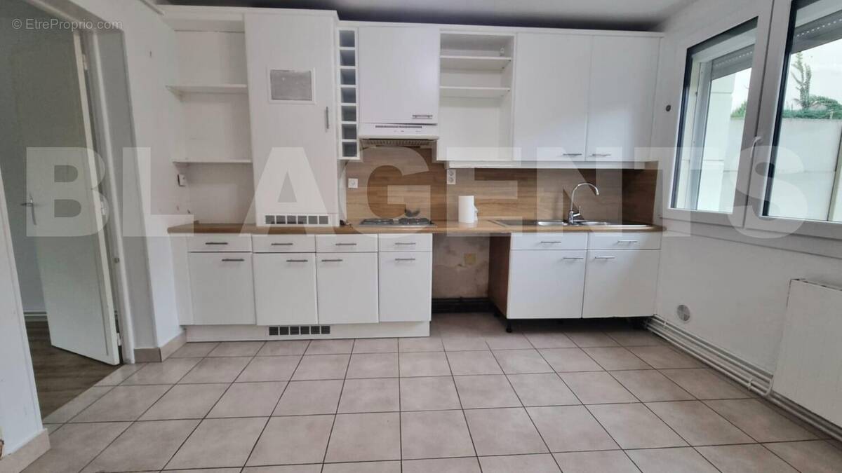 1a9079bd-8c1c-4441-93a3-5708dcb31ece - Maison à FLOING