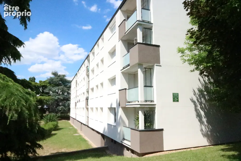 Appartement à SAINT-JEAN-DE-LA-RUELLE