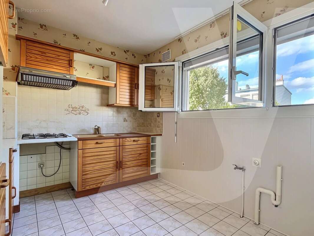 Maison avec jardin et garage - TOMBLAINE - photo 3