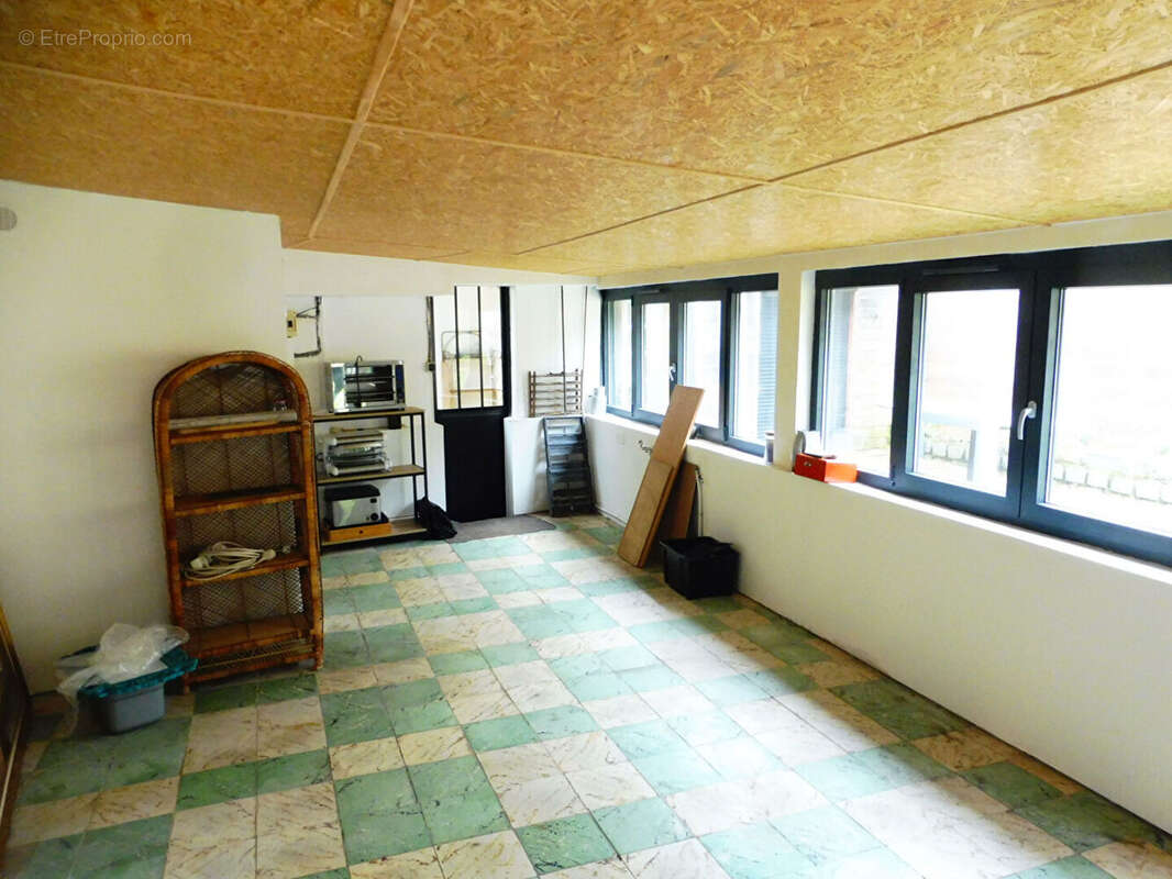 Maison à VERCHAIN-MAUGRE