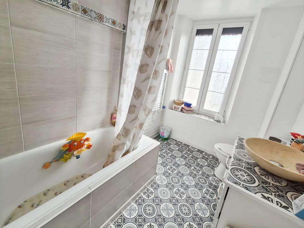 Maison à MONTREVAULT