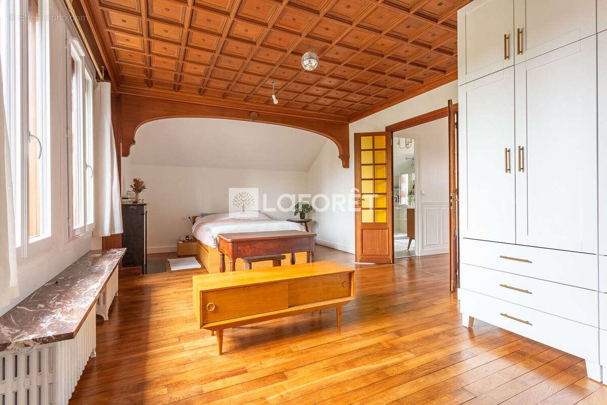 Maison à VIRY-CHATILLON