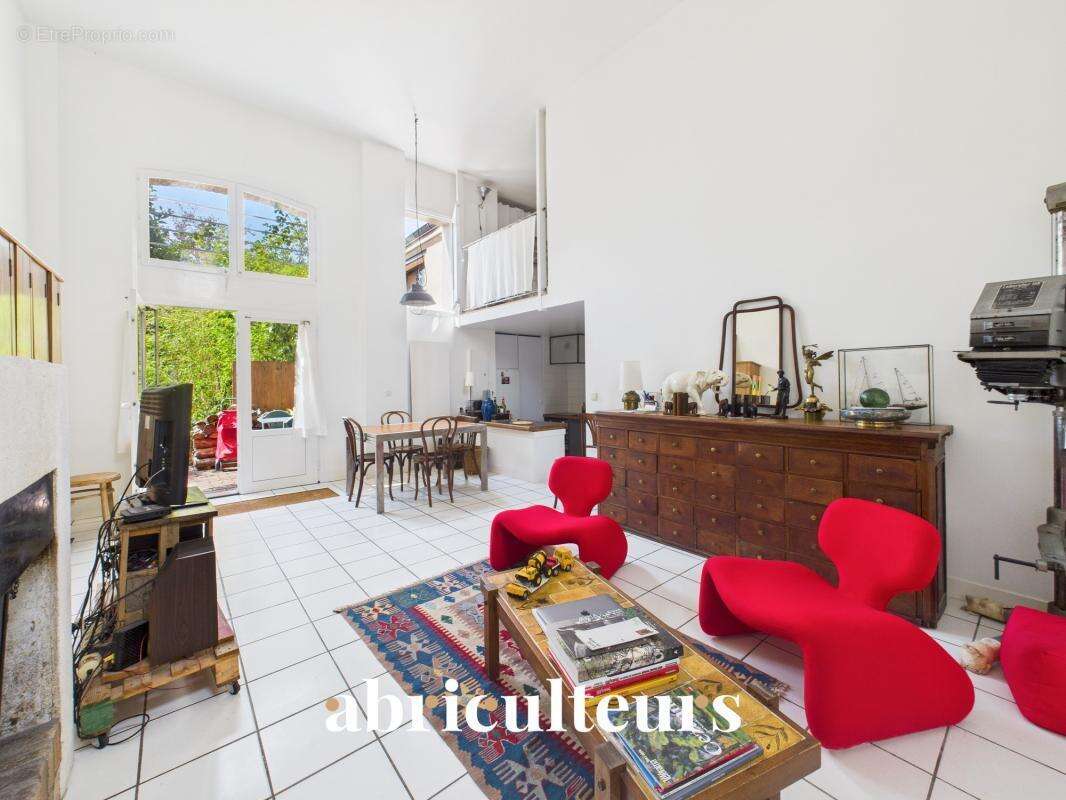 Duplex de caractère avec extérieur et beaux volumes en vente en vente à Les Lilas (93260) - photo 4
