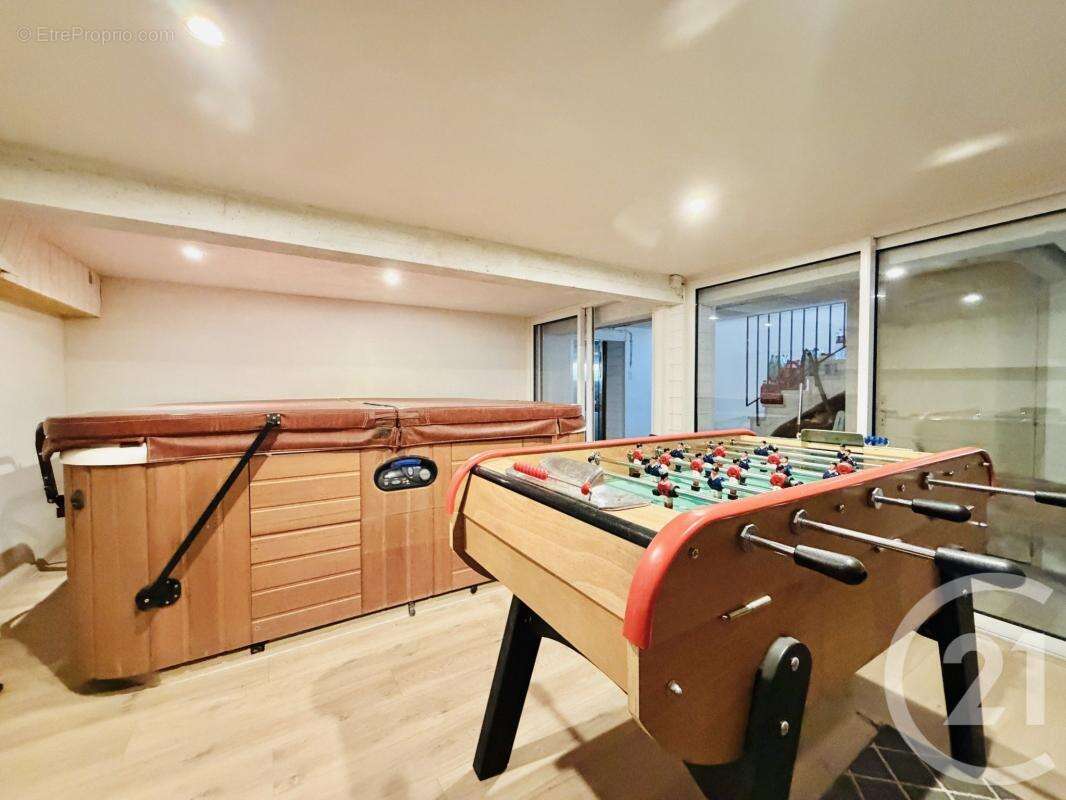 Maison 189 m² à Saint-Priest-Taurion  - photo 23