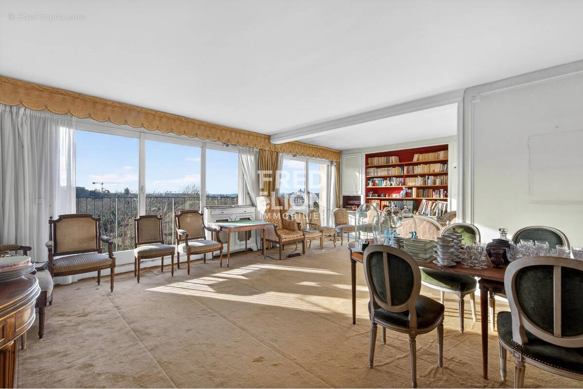 Appartement à PARIS-19E