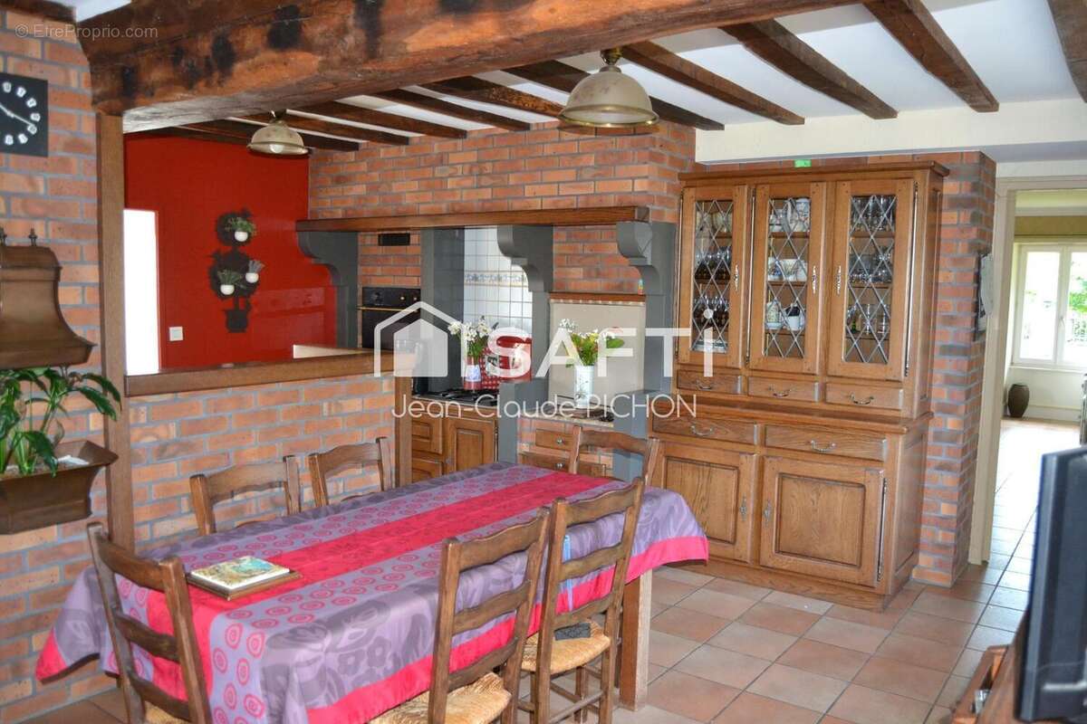 Photo 6 - Maison à AMBRIERES-LES-VALLEES