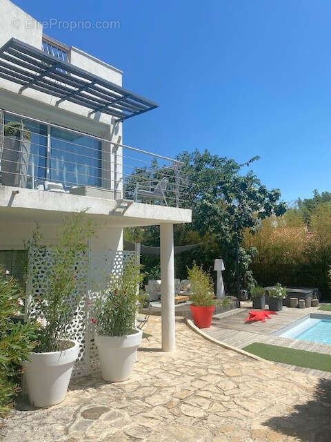 Cassis - Vente villa composée de plusieurs logements - photo 5