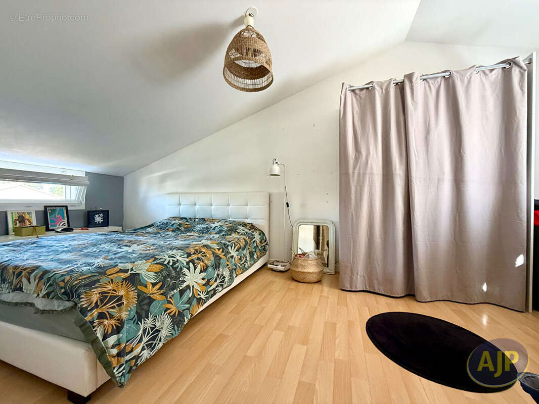 Maison à SAINTE-PAZANNE