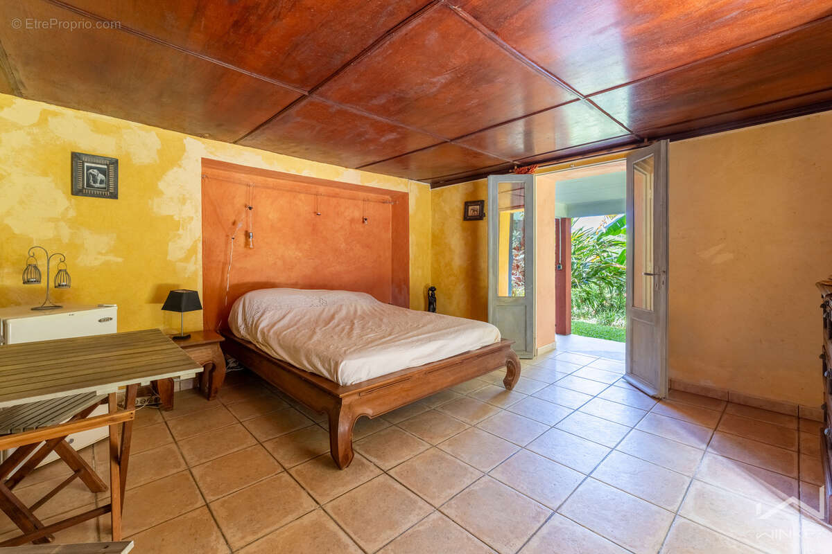 Villa de caractère avec vue océan, piscine et dépendances   Le Tampon - photo 21