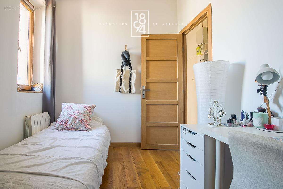 Appartement à MARSEILLE-6E