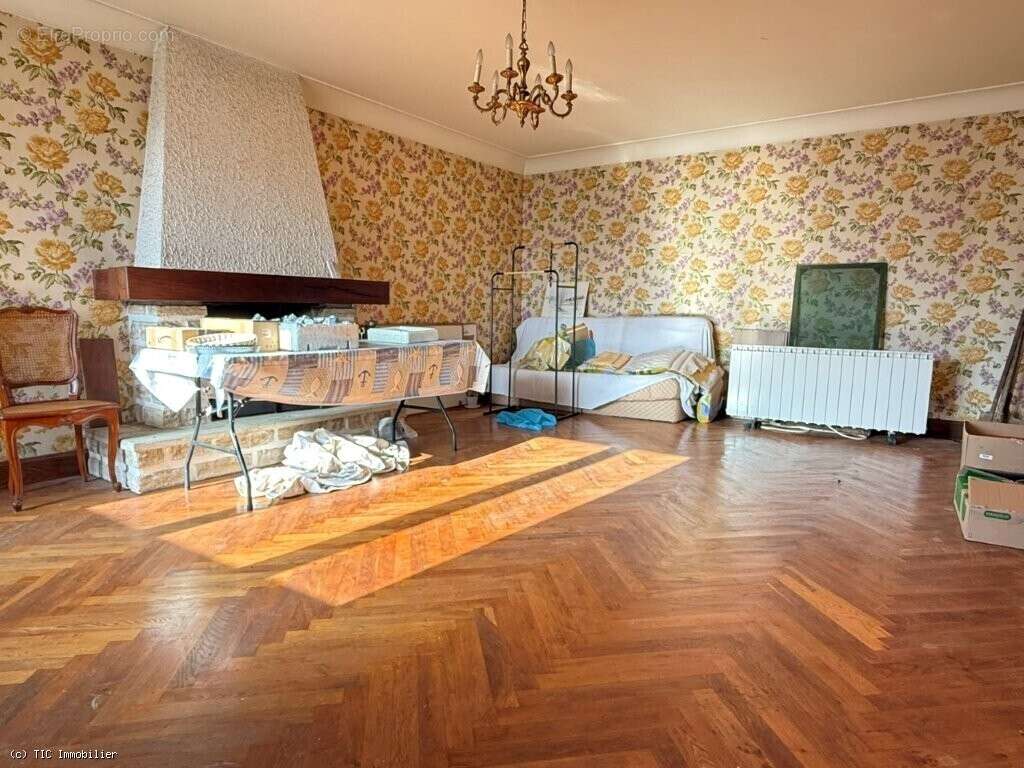 Maison à VILLEFAGNAN