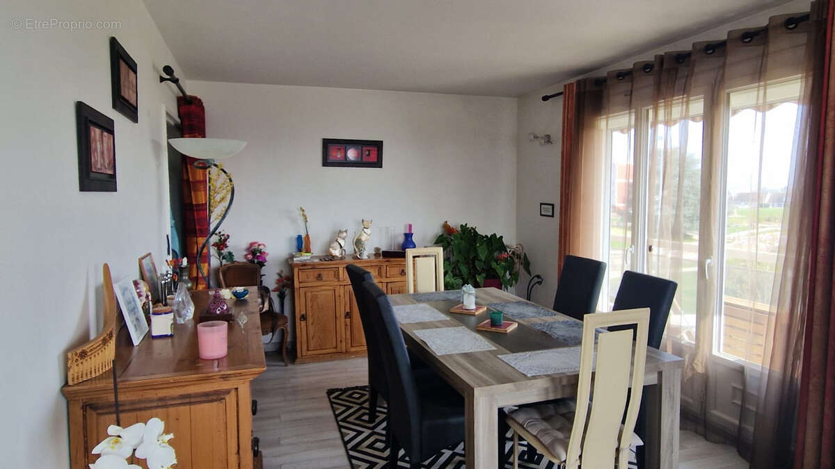 Appartement à MIGENNES