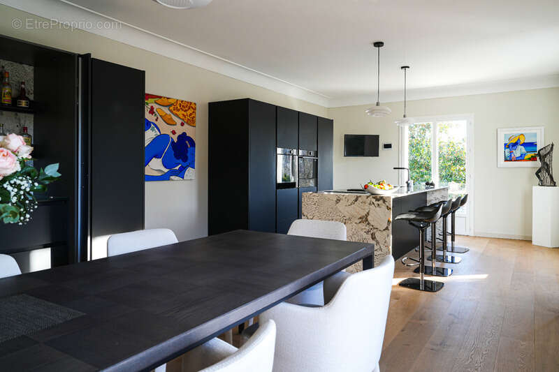ASCAIN  Superbe maison familiale rénovée avec vue montagne - photo 3