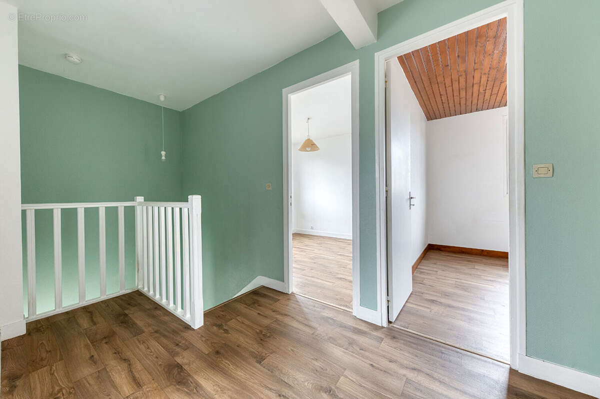 Maison à OZOIR-LA-FERRIERE