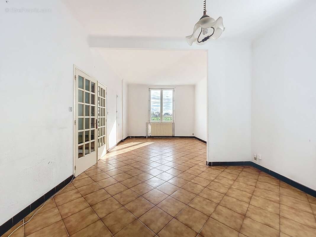 Maison à MONTELIMAR