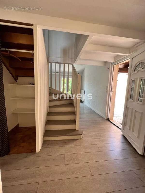 Maison à PORTES-LES-VALENCE