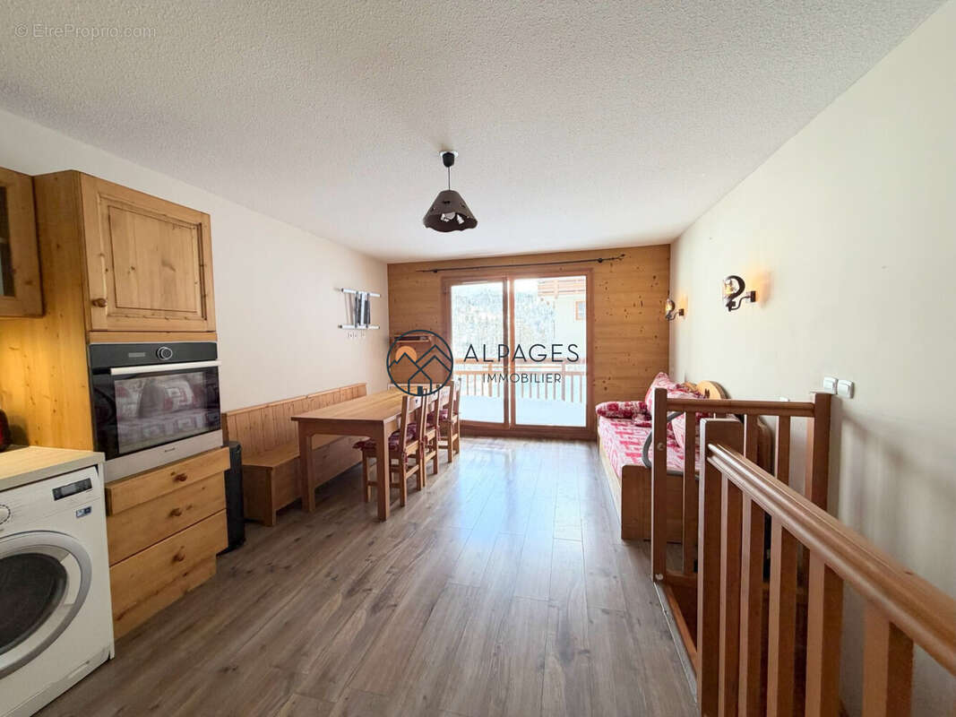 salon / séjour / cuisine - Appartement à VARS