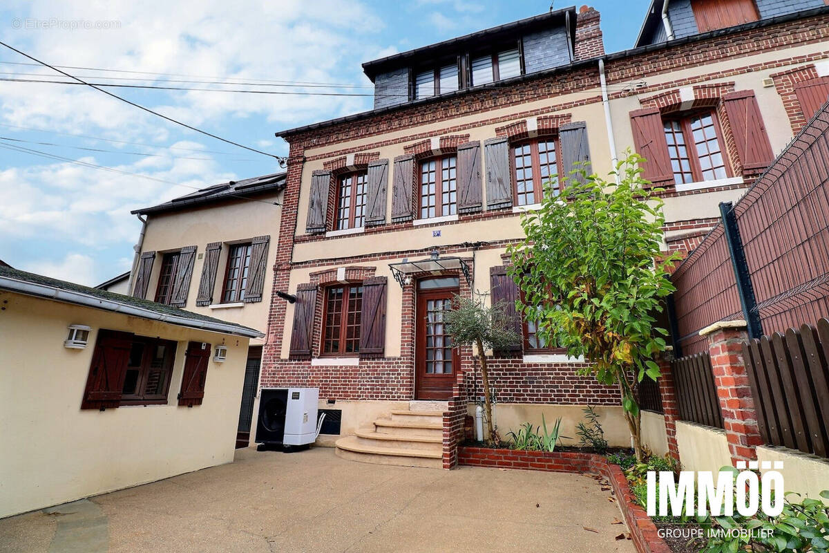 Maison à NOTRE-DAME-DE-BONDEVILLE