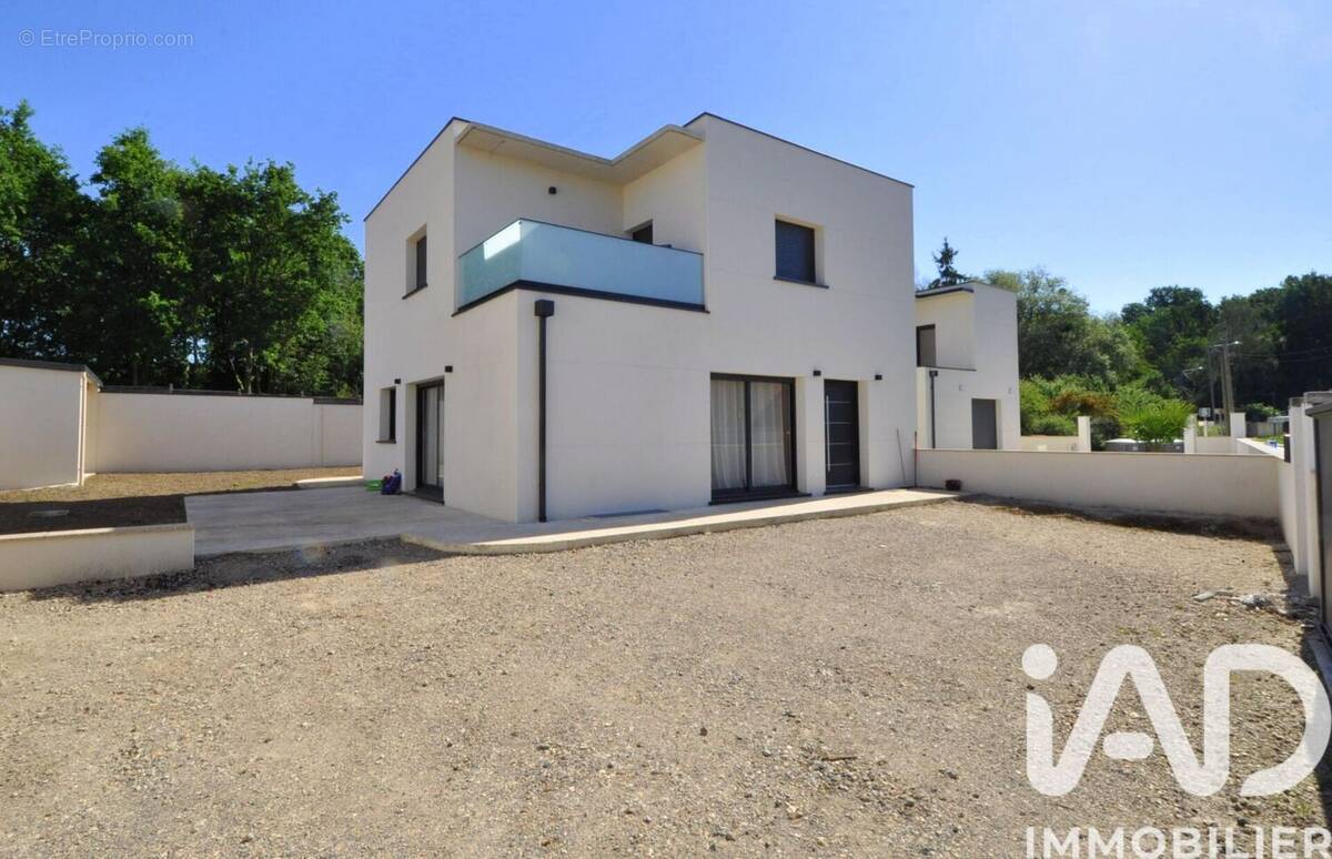 Photo 1 - Maison à BRUYERES-LE-CHATEL