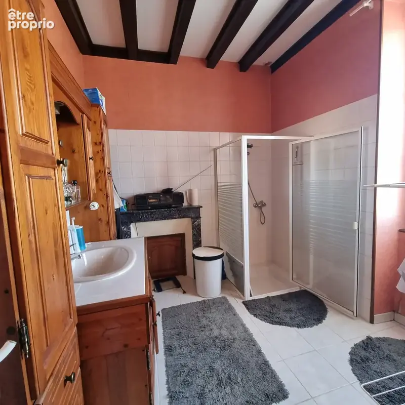 maison de 163 m2 habitables avec beau terrain et dépendances ! - photo 9