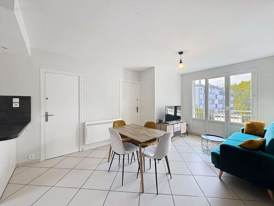 Appartement à SAINT-MARTIN-D&#039;HERES