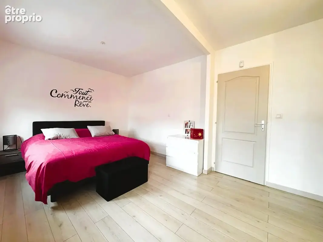Doué en Anjou - Maison 140.7m² - Terrain 1000m² -  6 pièces - photo 7