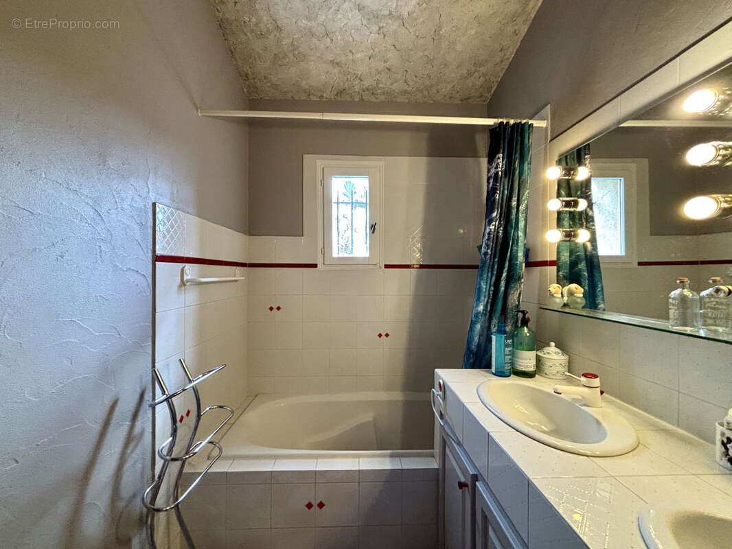 Maison à LA CADIERE-D&#039;AZUR