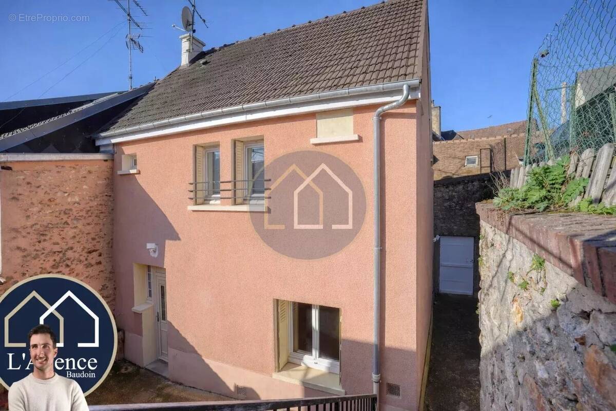 Appartement à EPERNON