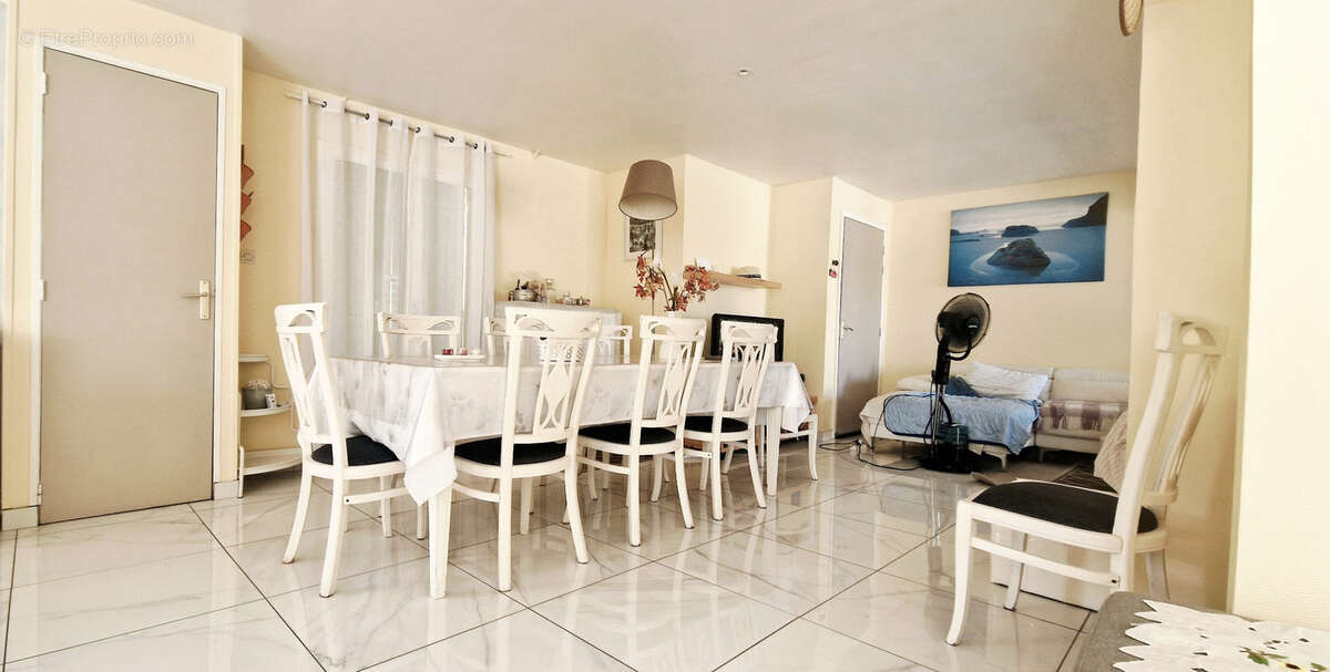 Maison à CHAVANOZ